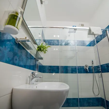 بي أند بي رافيلو روومز 3* رافيلّو