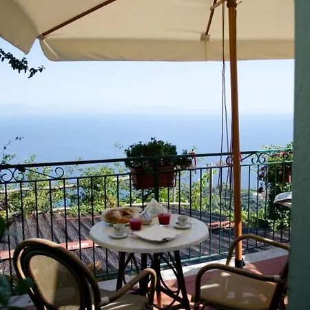 B&B Ravello Rooms Panzió 3*